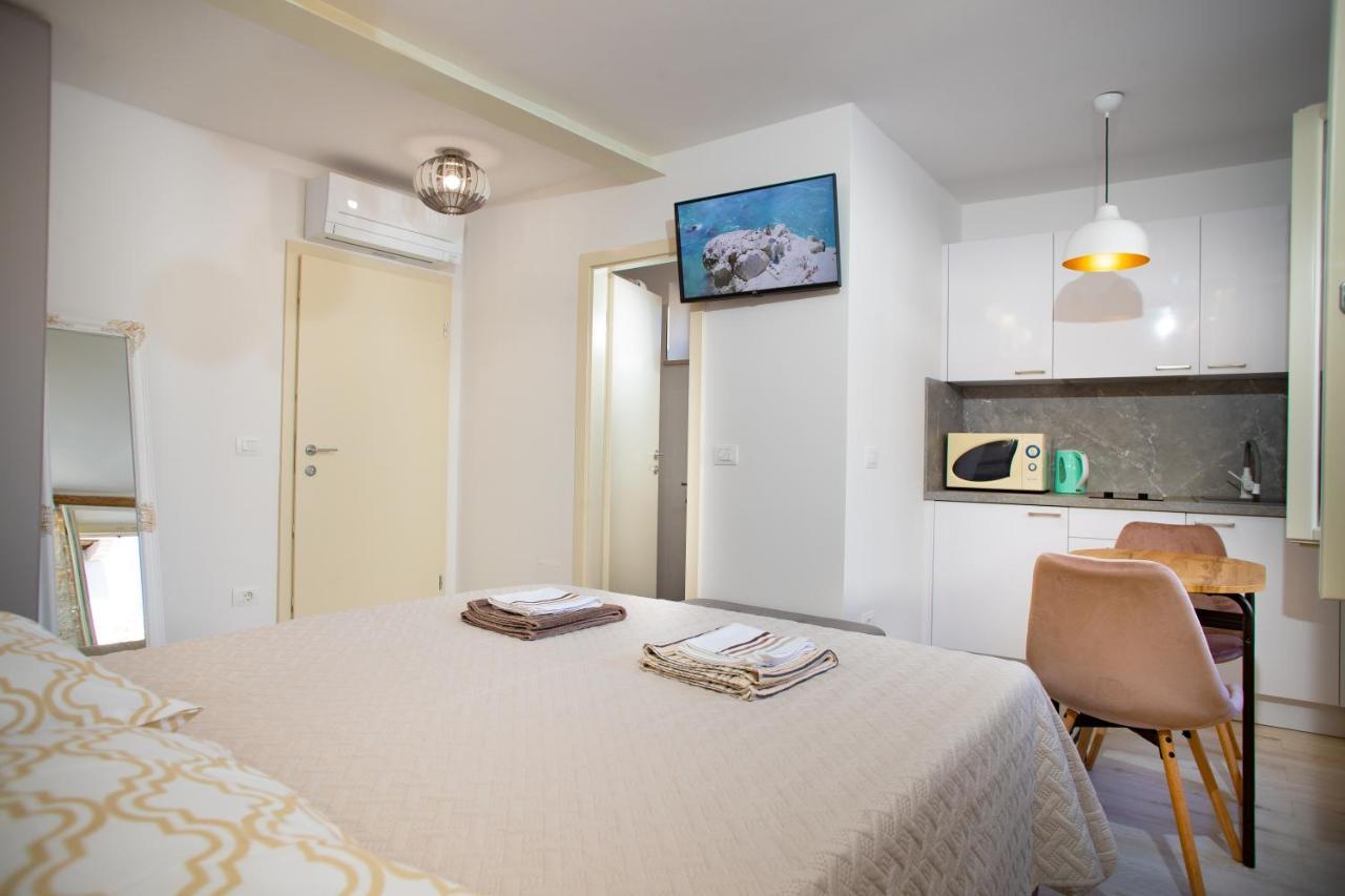 Apartments And Rooms Luan Rovinj Luaran gambar